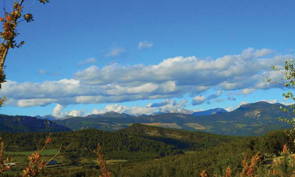 Vue sur les montagnes lors de la retraite de pleine conscience