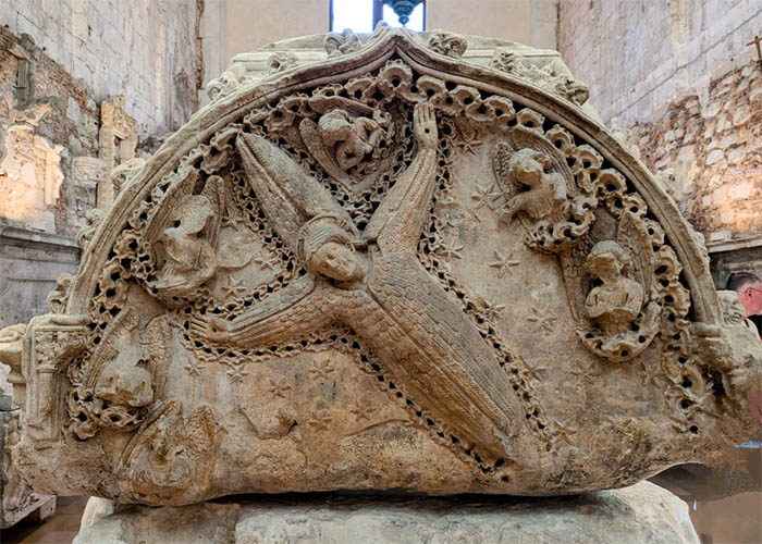 Sculpture christ