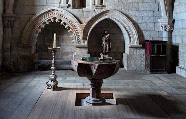 Vue intérieure d'une église